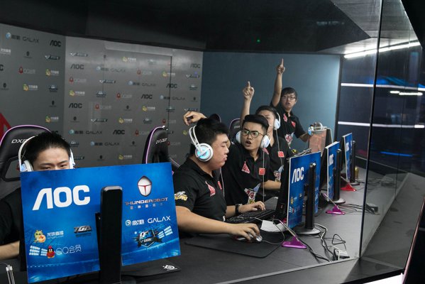 比赛中充满 比赛中充满